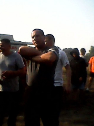 100 боевиков нагрянули в село на Полтавщине, избили людей и скосили поле подсолнечника 100 боевиков нагрянули в село на Полтавщине, избили людей и скосили поле подсолнечника