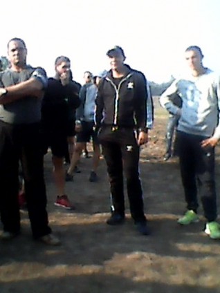 100 боевиков нагрянули в село на Полтавщине, избили людей и скосили поле подсолнечника 100 боевиков нагрянули в село на Полтавщине, избили людей и скосили поле подсолнечника