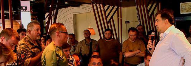 "Мы должны координировать свои усилия против коррупции": Саакашвили встретился с Автомайданом и "ПС" в Одессе. "Мы должны координировать свои усилия против коррупции": Саакашвили встретился с Автомайданом и "ПС" в Одессе.