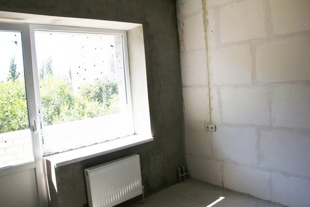 Глава ЛНР вручил 44 ордера на квартиры в первой новостройке Республики (ФОТО)