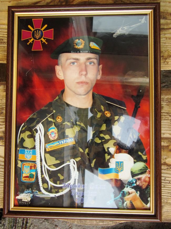 В пригороде Житомира повесился от безысходности забытый и брошенный Украиной боец «АТО» Максим Збаразский В пригороде Житомира повесился от безысходности забытый и брошенный Украиной боец «АТО» Максим Збаразский