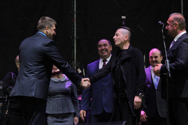 В День Луганска Плотницкий наградил Чичерину и Самойлова орденами за заслуги перед ЛНР В День Луганска Плотницкий наградил Чичерину и Самойлова орденами за заслуги перед ЛНР