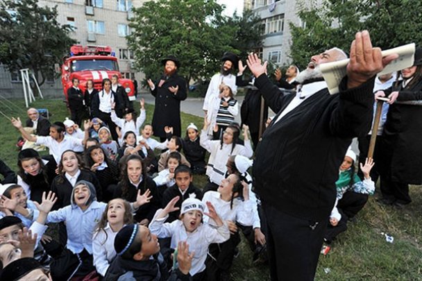 Паломничество хасидов в Умань: Зачем евреи едут в Украину Паломничество хасидов в Умань: Зачем евреи едут в Украину