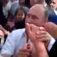 Джемилев в истерике: в Бахчисарае крымские татары радостно встретили Путина