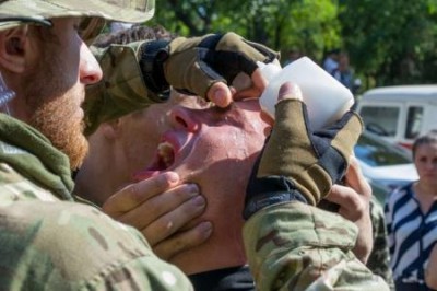 Неонацистский шабаш в Одессе: милиционеру газом выжгли глаза Неонацистский шабаш в Одессе: милиционеру газом выжгли глаза