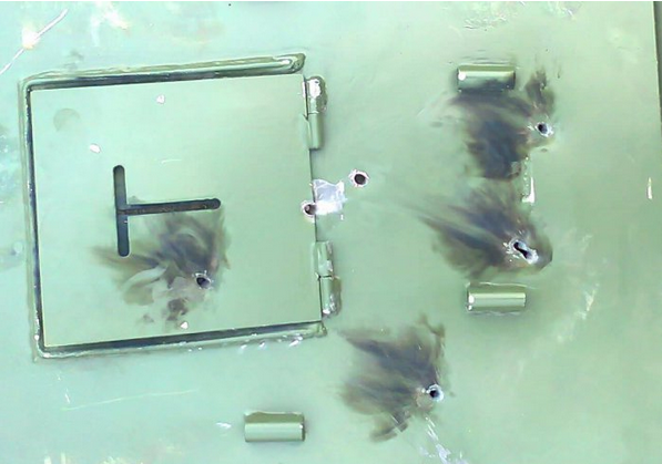 С бойцов ВСУ, испортивших свой бункер, требуют 22 тысячи гривен С бойцов ВСУ, испортивших свой бункер, требуют 22 тысячи гривен