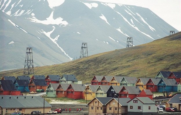 Норвегия предложила разместить беженцев на полярном архипелаге