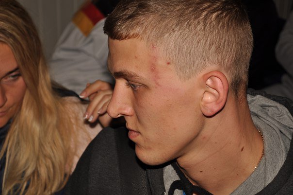 Харьковская милиция сцепилась с правосеками Харьковская милиция сцепилась с правосеками