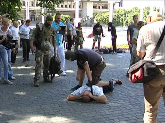 Харьков. Блиц-опрос: Патриоты или бандиты?