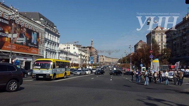 Активисты принесли на Майдан "гроб банковских вкладов" Активисты принесли на Майдан "гроб банковских вкладов"