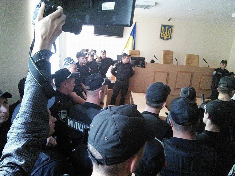 Суд по делу Мосийчука: массовая давка и угрозы голодовки Суд по делу Мосийчука: массовая давка и угрозы голодовки