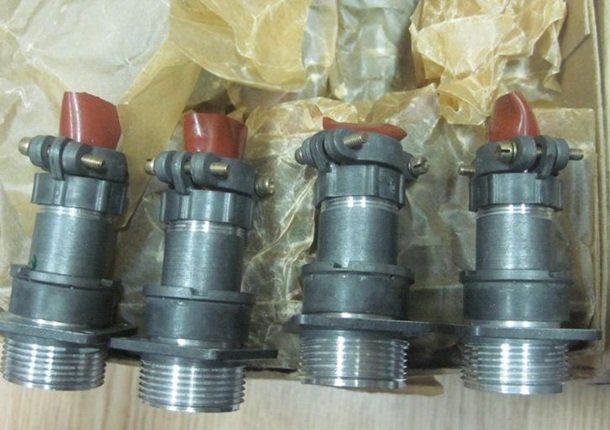 Трое украинцев вывозили в Россию крупную партию радиодеталей Трое украинцев вывозили в Россию крупную партию радиодеталей