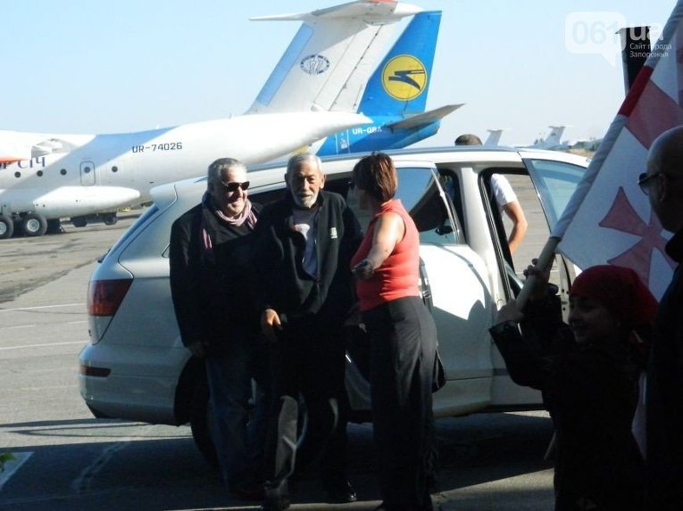 Встреча Кикабидзе в Запорожье: лезгинка и вино Встреча Кикабидзе в Запорожье: лезгинка и вино