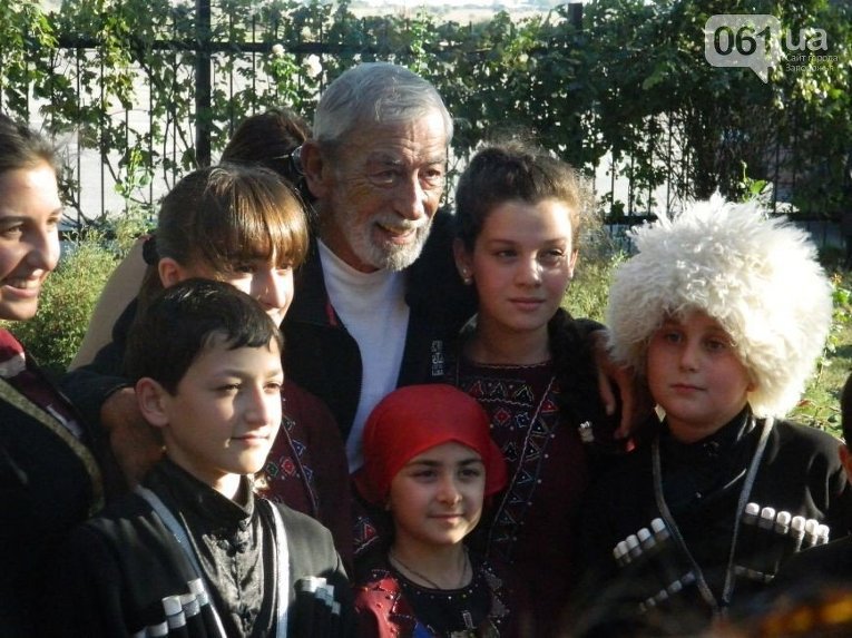 Встреча Кикабидзе в Запорожье: лезгинка и вино Встреча Кикабидзе в Запорожье: лезгинка и вино