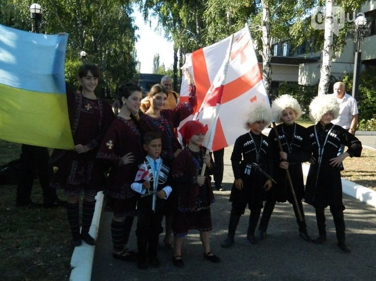 Встреча Кикабидзе в Запорожье: лезгинка и вино Встреча Кикабидзе в Запорожье: лезгинка и вино