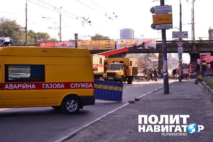 Утечка газа парализовала движение в Киеве Утечка газа парализовала движение в Киеве