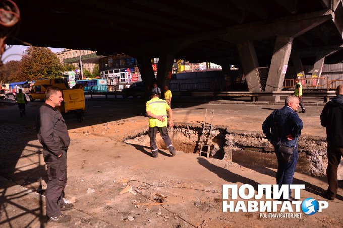 Утечка газа парализовала движение в Киеве Утечка газа парализовала движение в Киеве