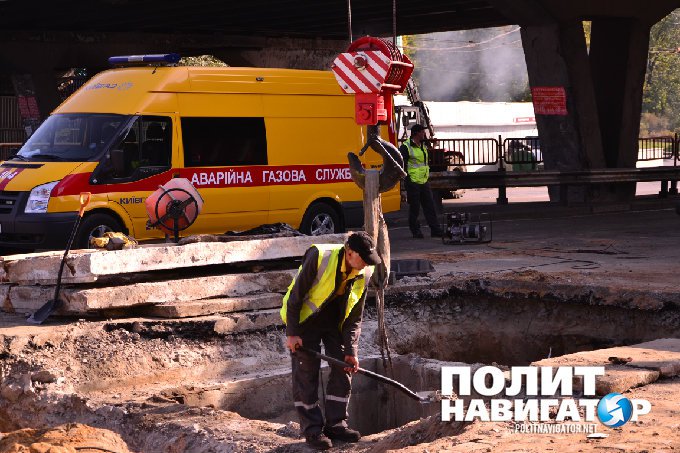 Утечка газа парализовала движение в Киеве Утечка газа парализовала движение в Киеве