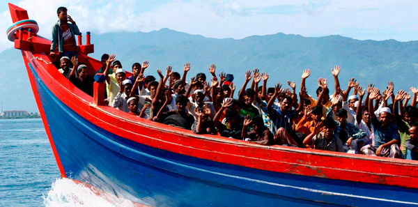 Шизофрения европолитики: захлебнувшись в мигрантах, Франция решила бомбить Сирию... в целях самообороны! Шизофрения европолитики: захлебнувшись в мигрантах, Франция решила бомбить Сирию... в целях самообороны!