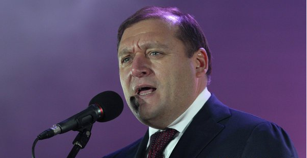 Михаил Добкин заявил, что увезет семью с Украины Михаил Добкин заявил, что увезет семью с Украины