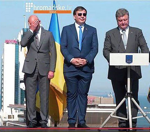 Нелепое поведение украинских политиков, над которым смеется весь мир Нелепое поведение украинских политиков, над которым смеется весь мир