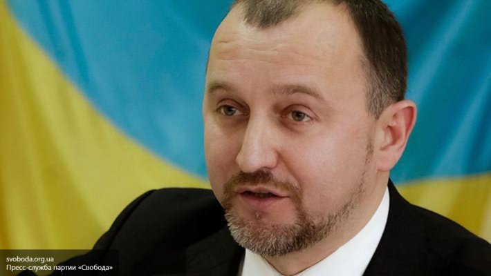 Дом Сиротюка, арестованного за беспорядки под Радой 31 августа, обыскали Дом Сиротюка, арестованного за беспорядки под Радой 31 августа, обыскали