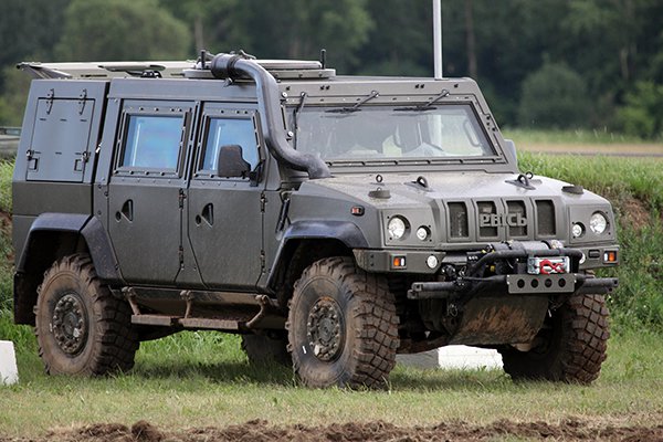 Россия поставила в Сирию бронемашины "Рысь" Россия поставила в Сирию бронемашины "Рысь"