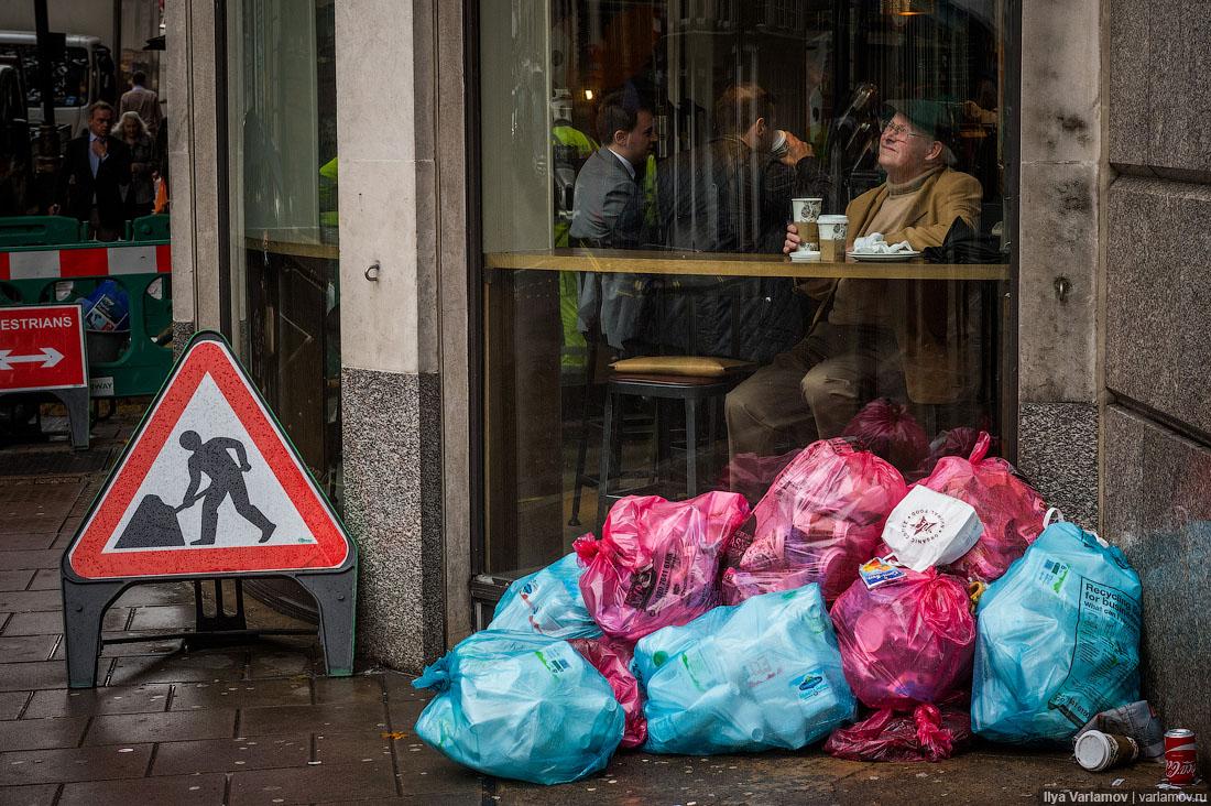 А беженцы всё бегут... А беженцы всё бегут...