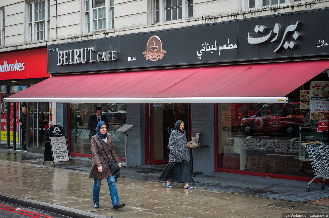 А беженцы всё бегут... А беженцы всё бегут...