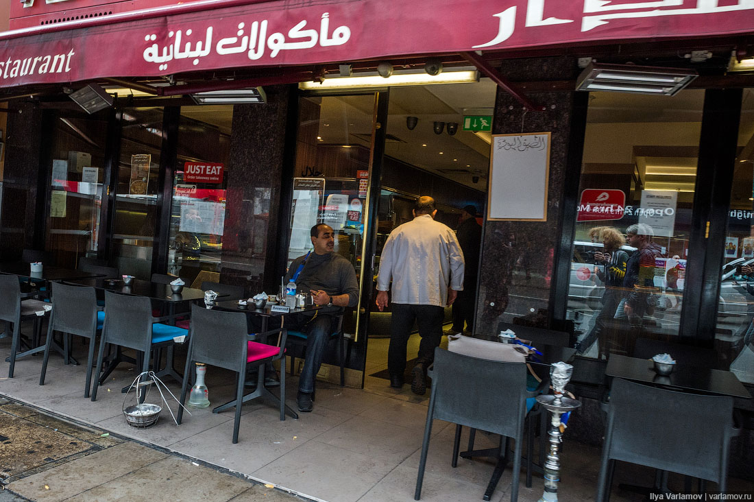 А беженцы всё бегут... А беженцы всё бегут...