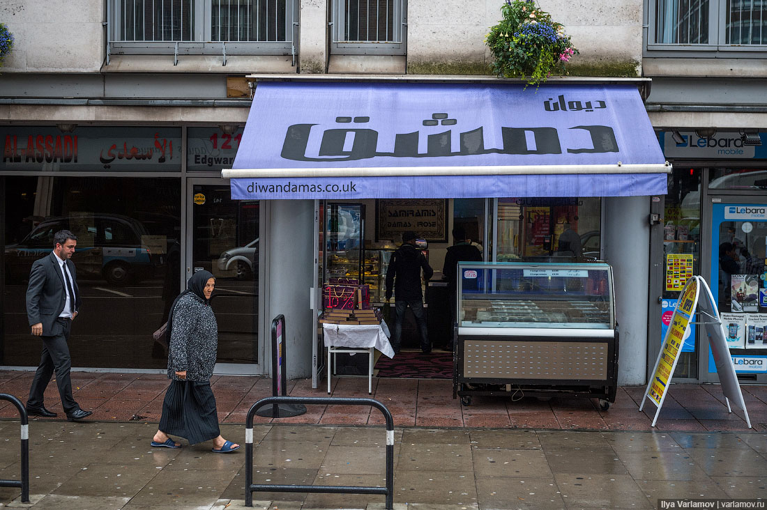 А беженцы всё бегут... А беженцы всё бегут...