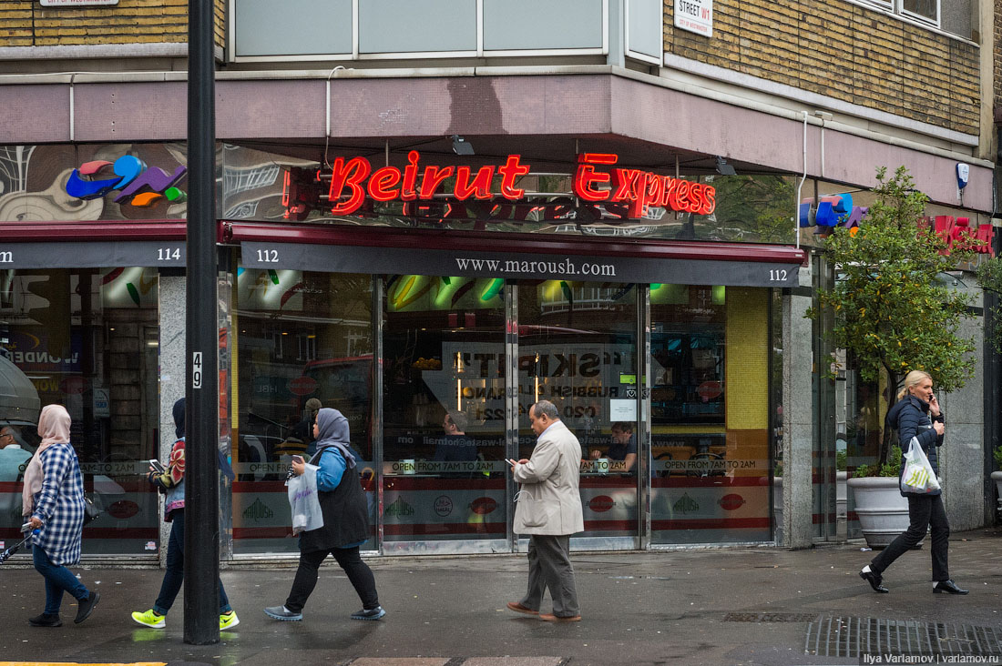 А беженцы всё бегут... А беженцы всё бегут...