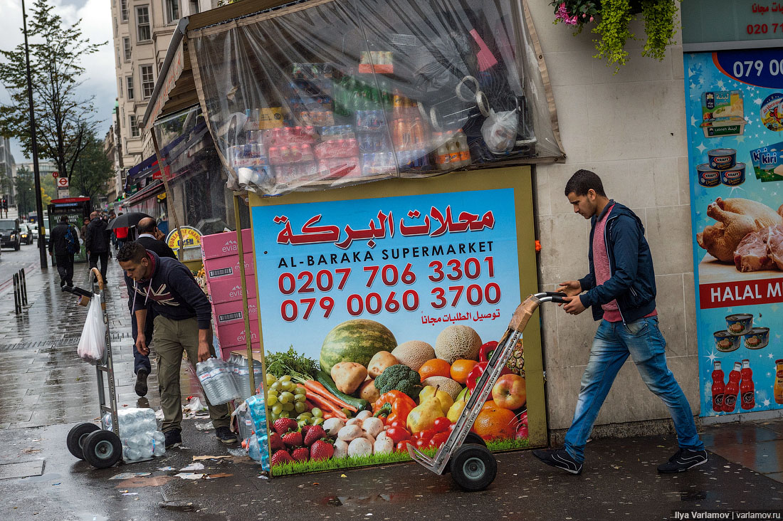 А беженцы всё бегут... А беженцы всё бегут...