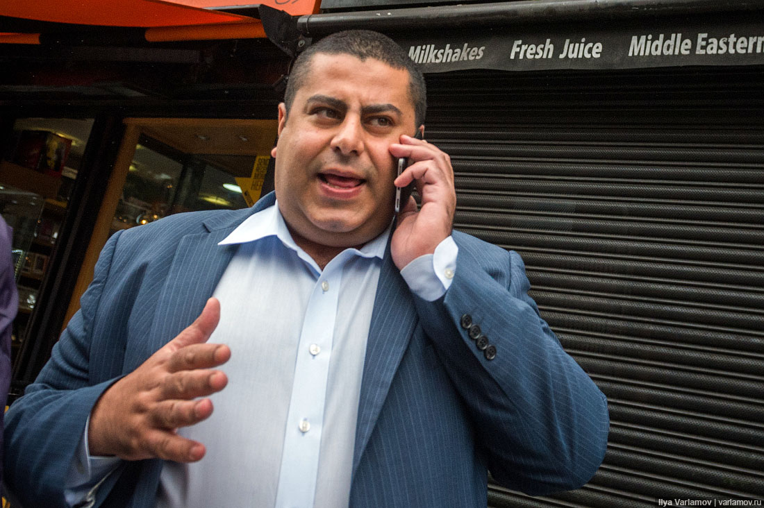 А беженцы всё бегут... А беженцы всё бегут...