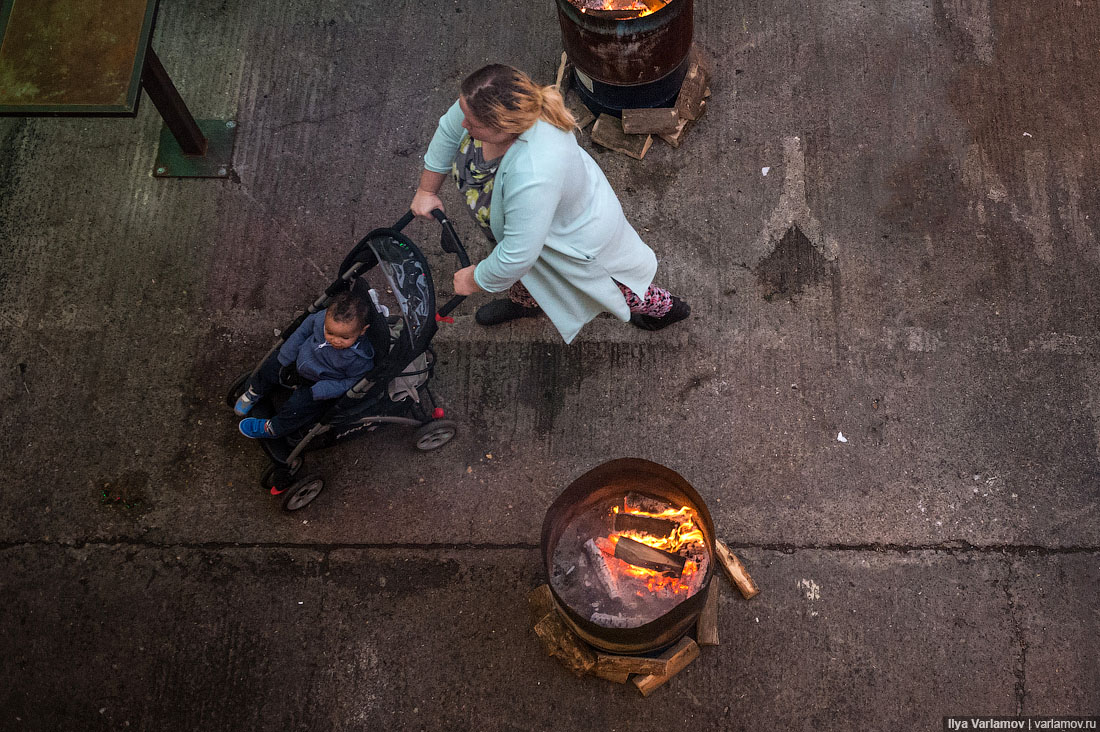 А беженцы всё бегут... А беженцы всё бегут...
