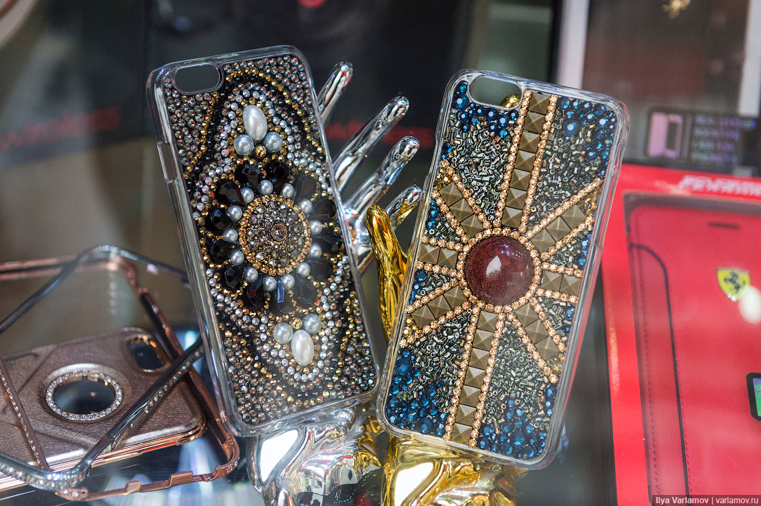 А беженцы всё бегут... А беженцы всё бегут...