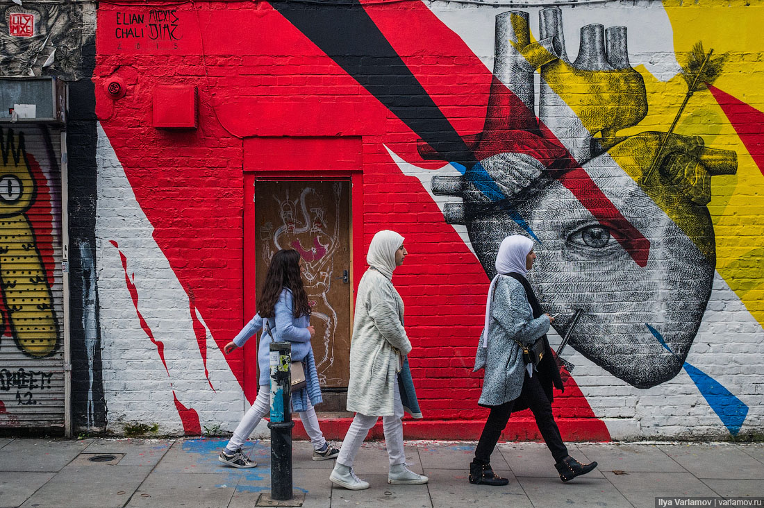 А беженцы всё бегут... А беженцы всё бегут...