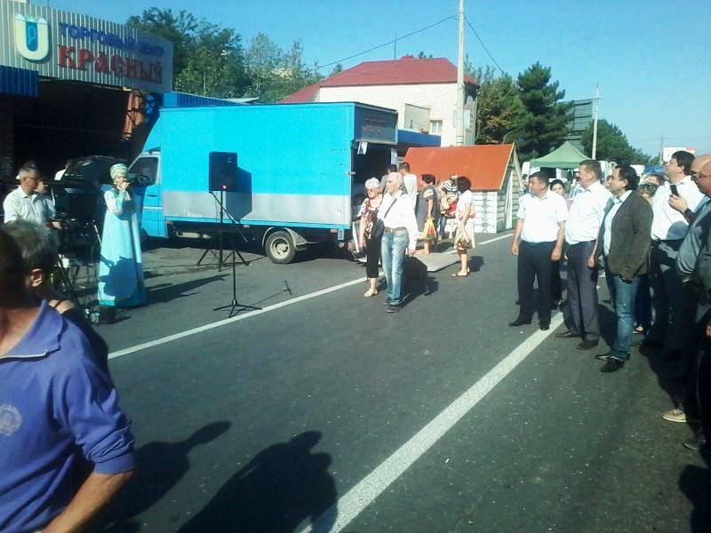 Блокада Крыма: Сергей Рулев продирается сквозь завалы еды в Севастополе Блокада Крыма: Сергей Рулев продирается сквозь завалы еды в Севастополе