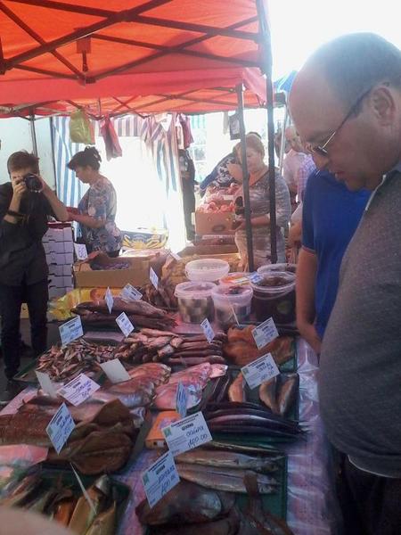 Блокада Крыма: Сергей Рулев продирается сквозь завалы еды в Севастополе Блокада Крыма: Сергей Рулев продирается сквозь завалы еды в Севастополе