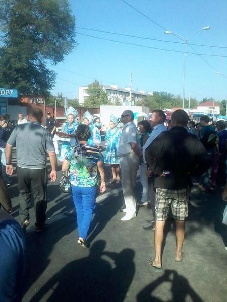 Блокада Крыма: Сергей Рулев продирается сквозь завалы еды в Севастополе Блокада Крыма: Сергей Рулев продирается сквозь завалы еды в Севастополе