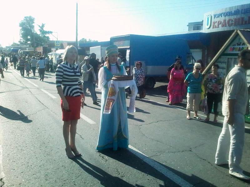 Блокада Крыма: Сергей Рулев продирается сквозь завалы еды в Севастополе Блокада Крыма: Сергей Рулев продирается сквозь завалы еды в Севастополе