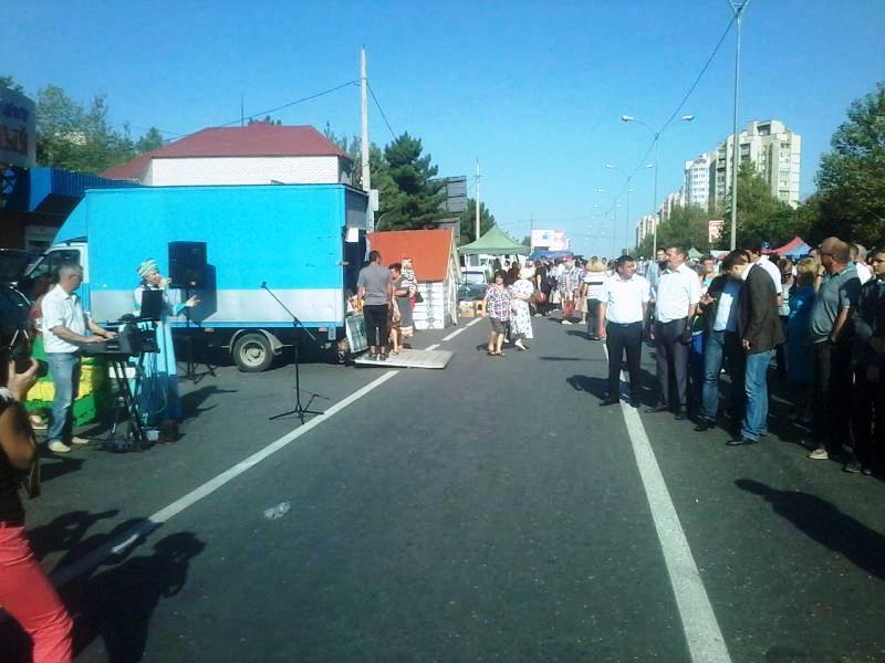 Блокада Крыма: Сергей Рулев продирается сквозь завалы еды в Севастополе Блокада Крыма: Сергей Рулев продирается сквозь завалы еды в Севастополе