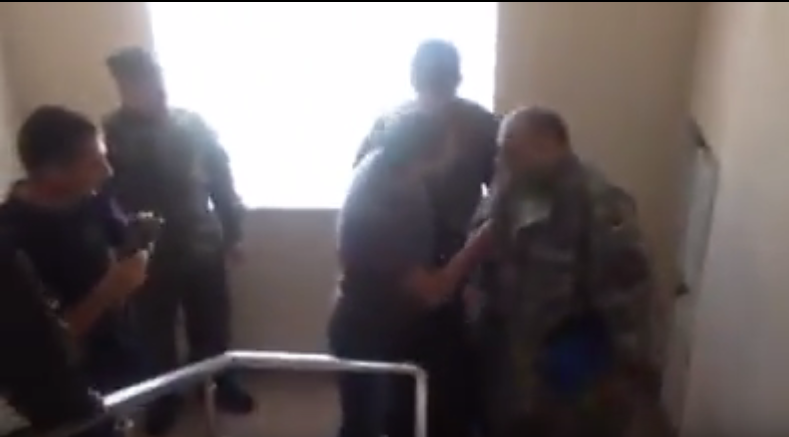 Нардеп Парасюк подрался с главой МВД Луганщины Нардеп Парасюк подрался с главой МВД Луганщины