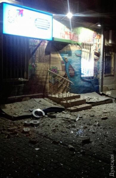 В Одессе произошел мощный взрыв у здания СБУ В Одессе произошел мощный взрыв у здания СБУ