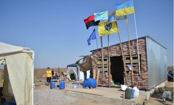 Продовольственное блокирование Крыма продолжается Продовольственное блокирование Крыма продолжается