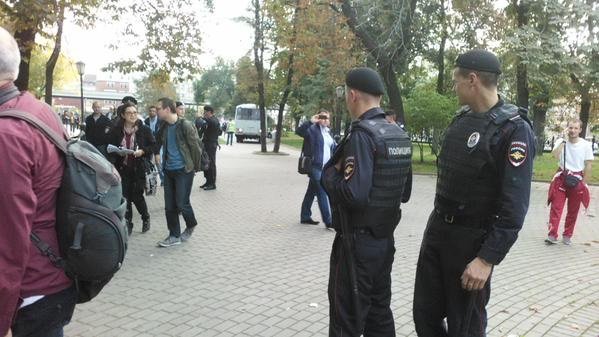 В центре Москвы задержаны участники "Марша мира" В центре Москвы задержаны участники "Марша мира"