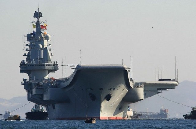 В порту Тартус пришвартовался китайский авианосец «Ляонин» В порту Тартус пришвартовался китайский авианосец «Ляонин»