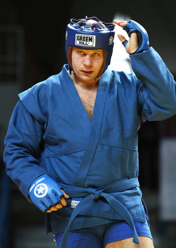 Сегодня день рождения у великого русского спортсмена, уроженца Луганщины - Фёдора Емельяненко Сегодня день рождения у великого русского спортсмена, уроженца Луганщины - Фёдора Емельяненко