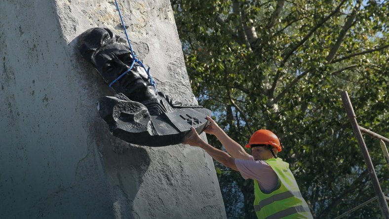 Институт нацпамяти в Польше предлагает ликвидировать все советские памятники Институт нацпамяти в Польше предлагает ликвидировать все советские памятники