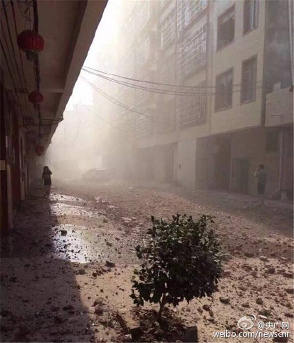 Серия мощных взрывов произошла на юго-западе Китая, есть жертвы Серия мощных взрывов произошла на юго-западе Китая, есть жертвы